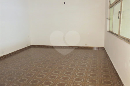Sobrado Conservado na Saúde- 230m2 - 3 Quartos/1 Suíte/2 Vagas