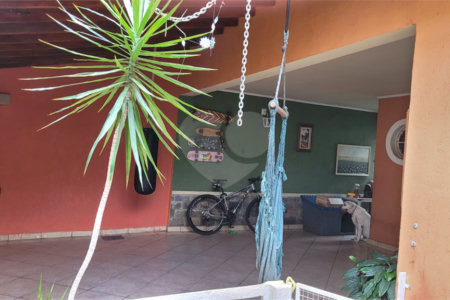 Casa com 4 dormitórios sendo 1 suíte a venda no bairro Samambaia