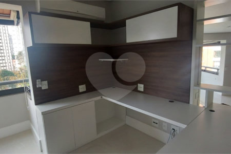 Apartamento à venda no Campo Belo de 245m² com 3 suítes e 3 vagas