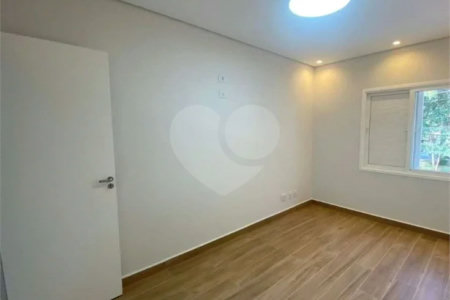 Casa à venda no bairro Dos Casa, em São Bernardo do Campo, com 280 m², 4 dormitórios, 3 suítes, 4 vagas, hidromassagem e fácil acesso às principais rodovias.