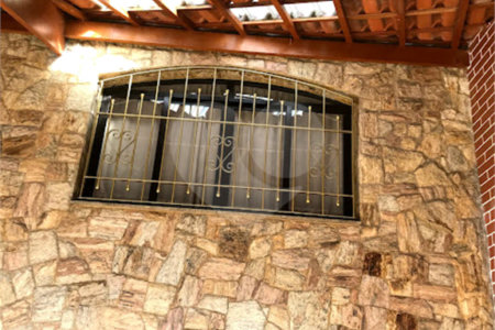 Sobrado com 234m², 3 dormitórios, sendo 1 suíte, 2 vagas, à venda na Vila Ema.
