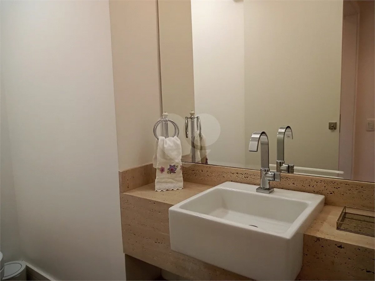 Apartamento à venda com 3 quartos, sendo 1 suíte, em Higienópolis, São Paulo, SP