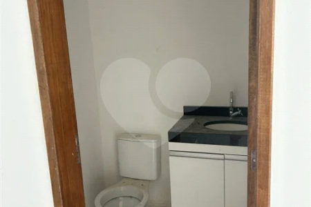 Casa à venda com 3 quartos, sendo 1 suíte, no condomínio Marselha VI, São Roque - SP