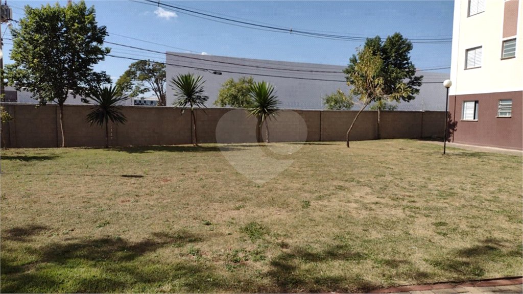 Apartamento no Condomínio Mont Azul.