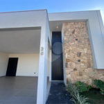 Casa em condomínio a venda.