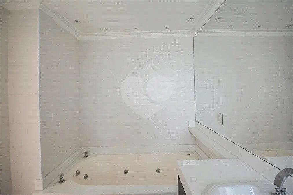 Cobertura de 260 m² em São Bernardo do Campo, com 4 dormitórios, 3 suítes, piscina privativa, espaço gourmet e vista livre. Viva esse privilégio! Agende sua visita e encante-se!