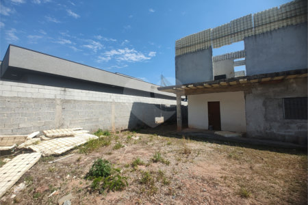 Terreno 810 metros à venda em Atibaia com projeto aprovado exclusivo de alto padrão com construção inacabada