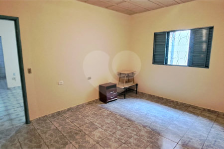 Casa ampla em bairro tranquilo – excelente oportunidade para morar ou investir!
