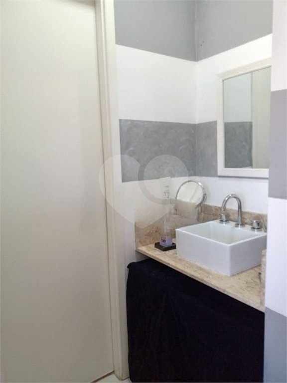 Apartamento à venda no Brás, 1 quarto, varanda, garagem, semimobiliado