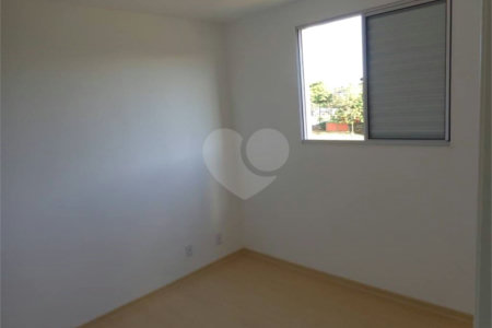Apartamento no Condomínio Mont Royal.