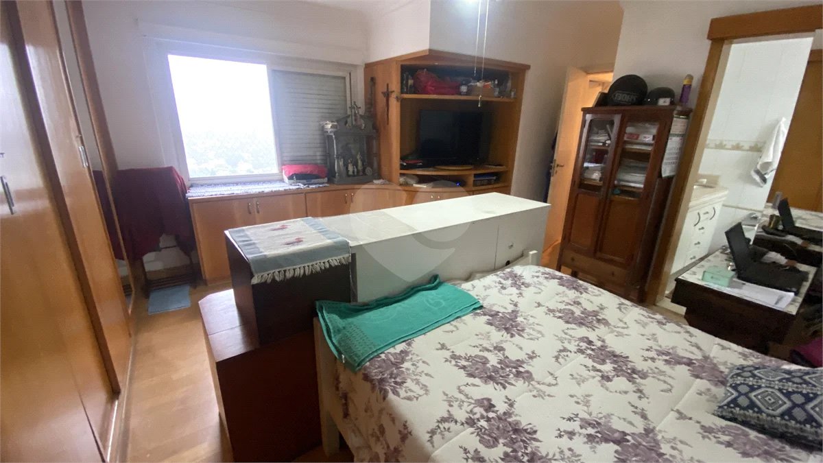 Apartamento à venda com 4 quartos, sendo 1 suíte, em Alto da Boa Vista, São Paulo, SP