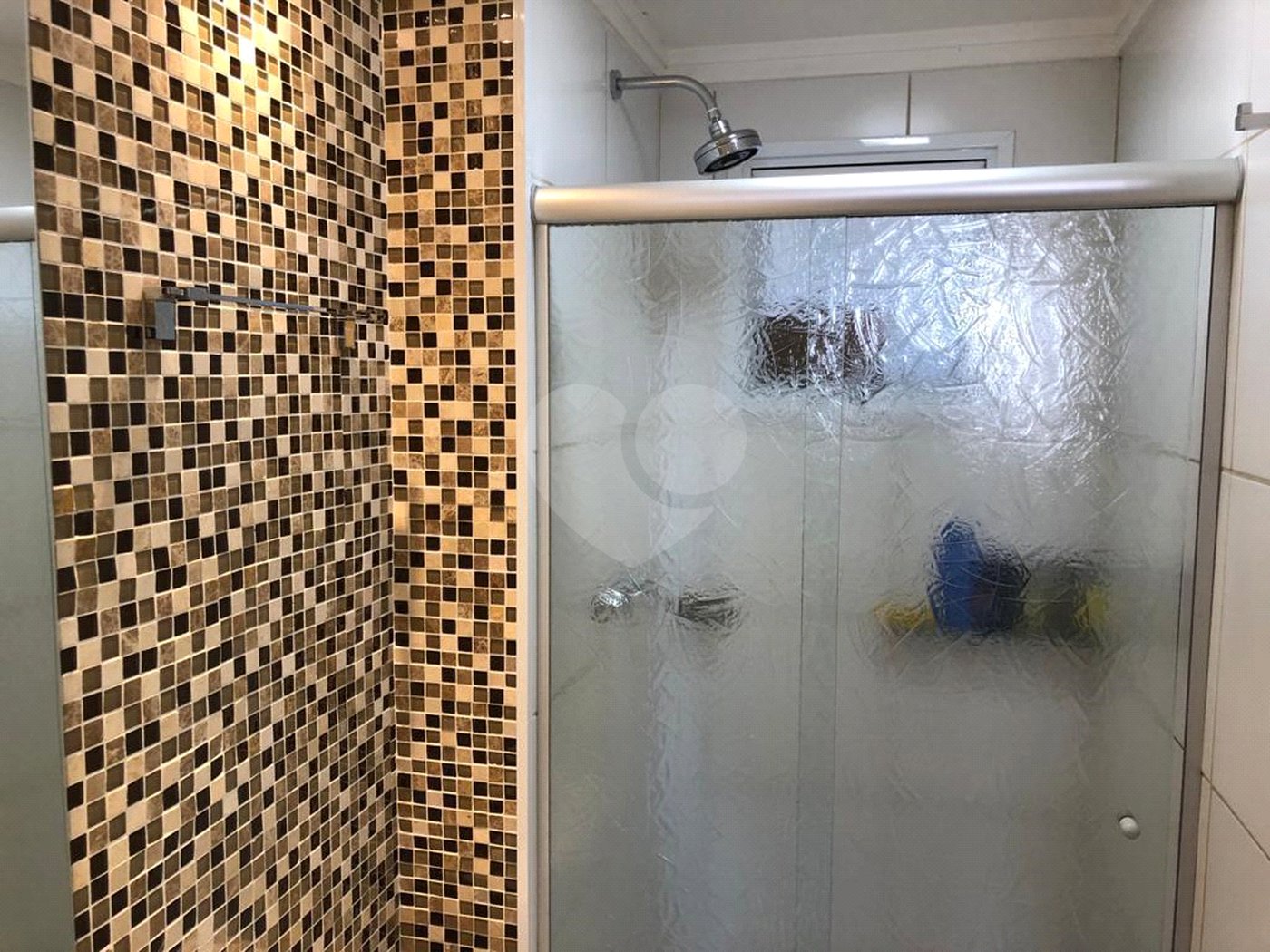 Apartamento de 70m2 com 3 dorms, 2 banheiros, 1 suíte, 1 vaga. Estuda permuta.