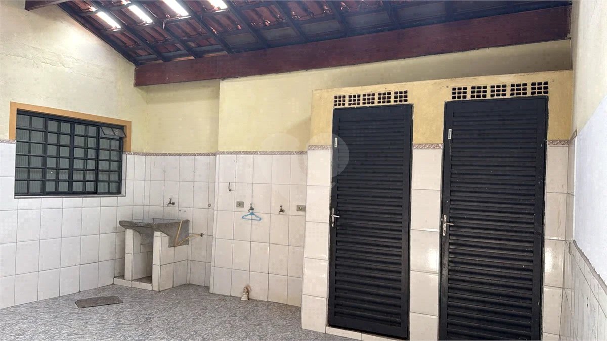 Casa a venda, composta por 2 casas separadas no Jaraguá em Piracicaba - SP.