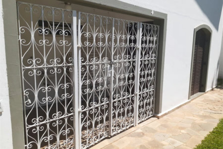 Casa Térrea com 3 quartos sendo 1 suíte. 1.400m² A/T. Jardim Floresta, Atibaia, SP