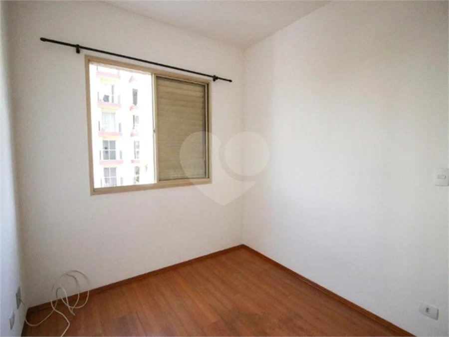 Apartamento em Santana com Sacada e Vaga de Garagem, a 650 m do Metrô