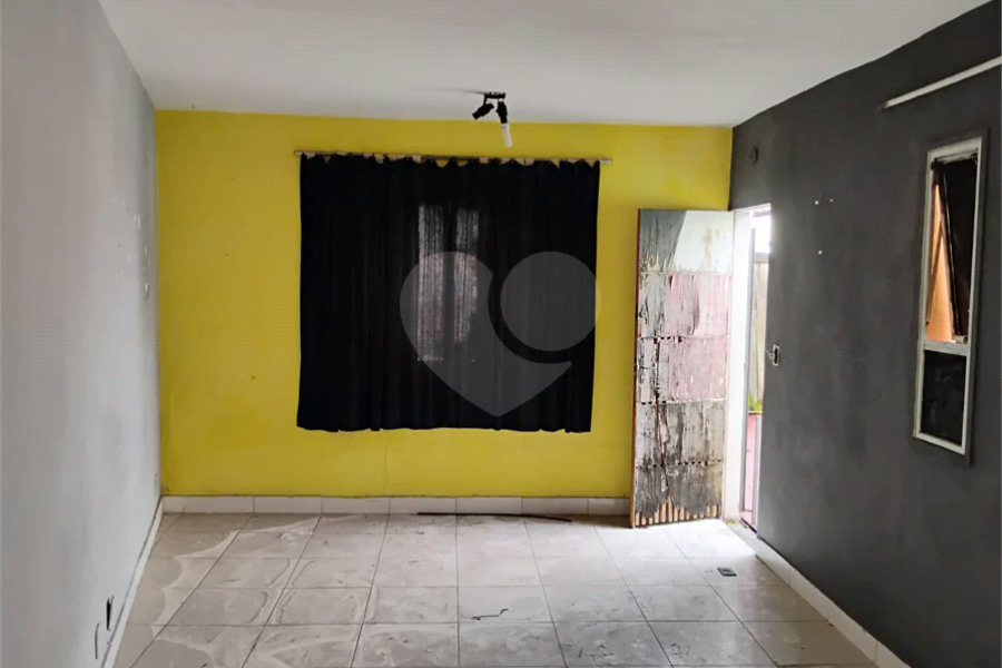 Sobrado na Vila Santa Catarina — 121 m² | Esquina Estratégica
