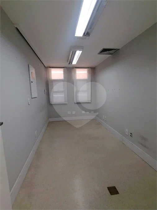 SALA COMERCIAL, 106m2, NO PARAISO