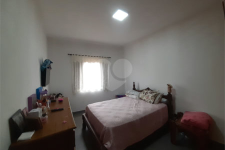 Vende-se: Sobrado no Cursino/Ipiranga, 2 Quartos, 2 Salas, 8 vagas de garagem!
