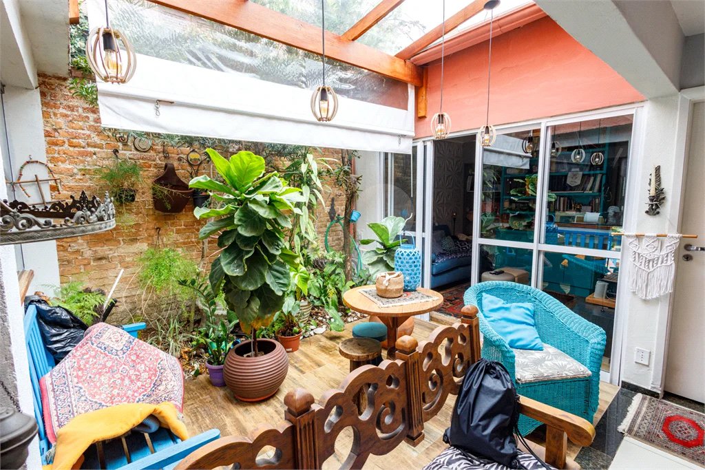 Casa à venda com 4 quartos, sendo 2 suítes, em Brooklin, São Paulo, SP