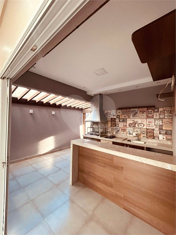 Casa à venda com 3 quartos, sendo 3 suítes, no condomínio Village Damha III, São Carlos - SP
