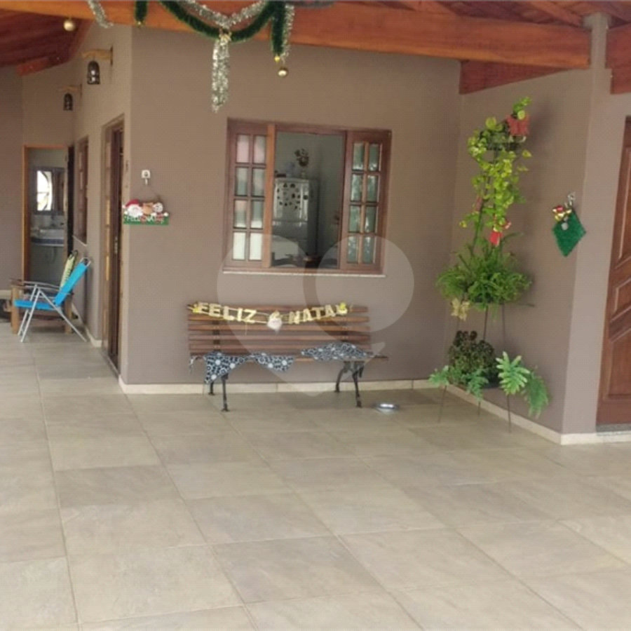 Casa para Venda em Piracaia