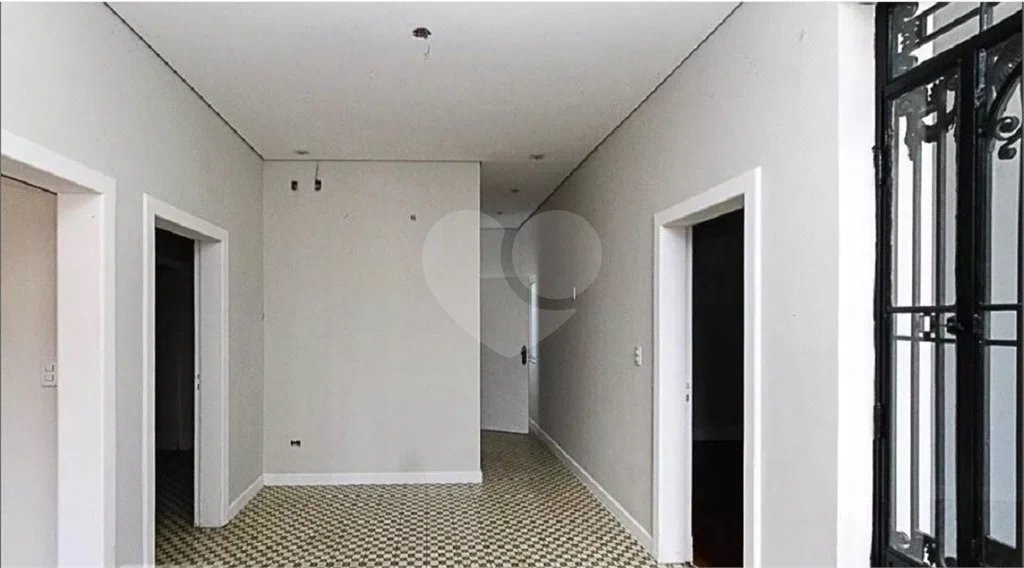 Sobrado à venda no Belenzinho de 208 m² com 6 dormitórios, 4 banheiros e 2 vagas
