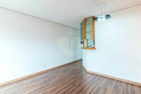 Apartamento à venda no Mandaqui com 3 dormitórios, sendo 1 suíte, sala ampla e bem distribuída, cozinha, 2 banheiros e área de serviço. O imóvel conta ainda com 1 vaga de garagem.
