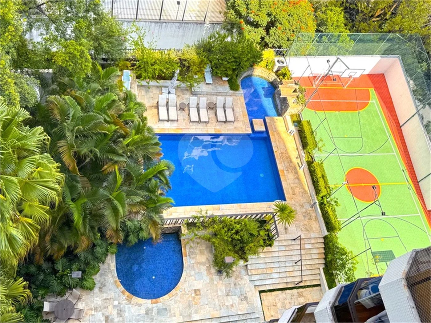 Higienópolis: Apartamento de 350 m2, 4 suítes, 5 vagas.
