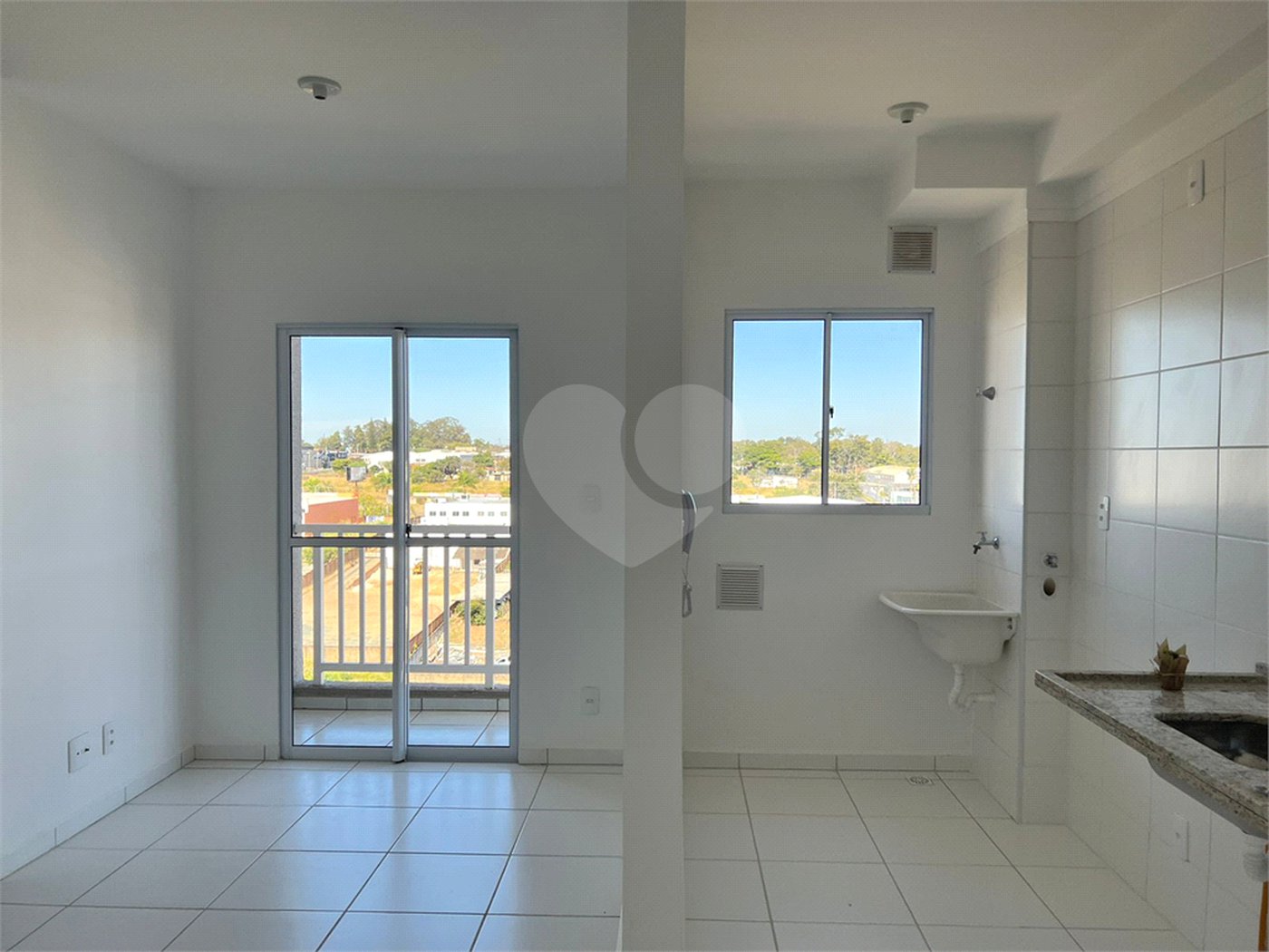 Apartamento no Condomínio Parque das Acácias.