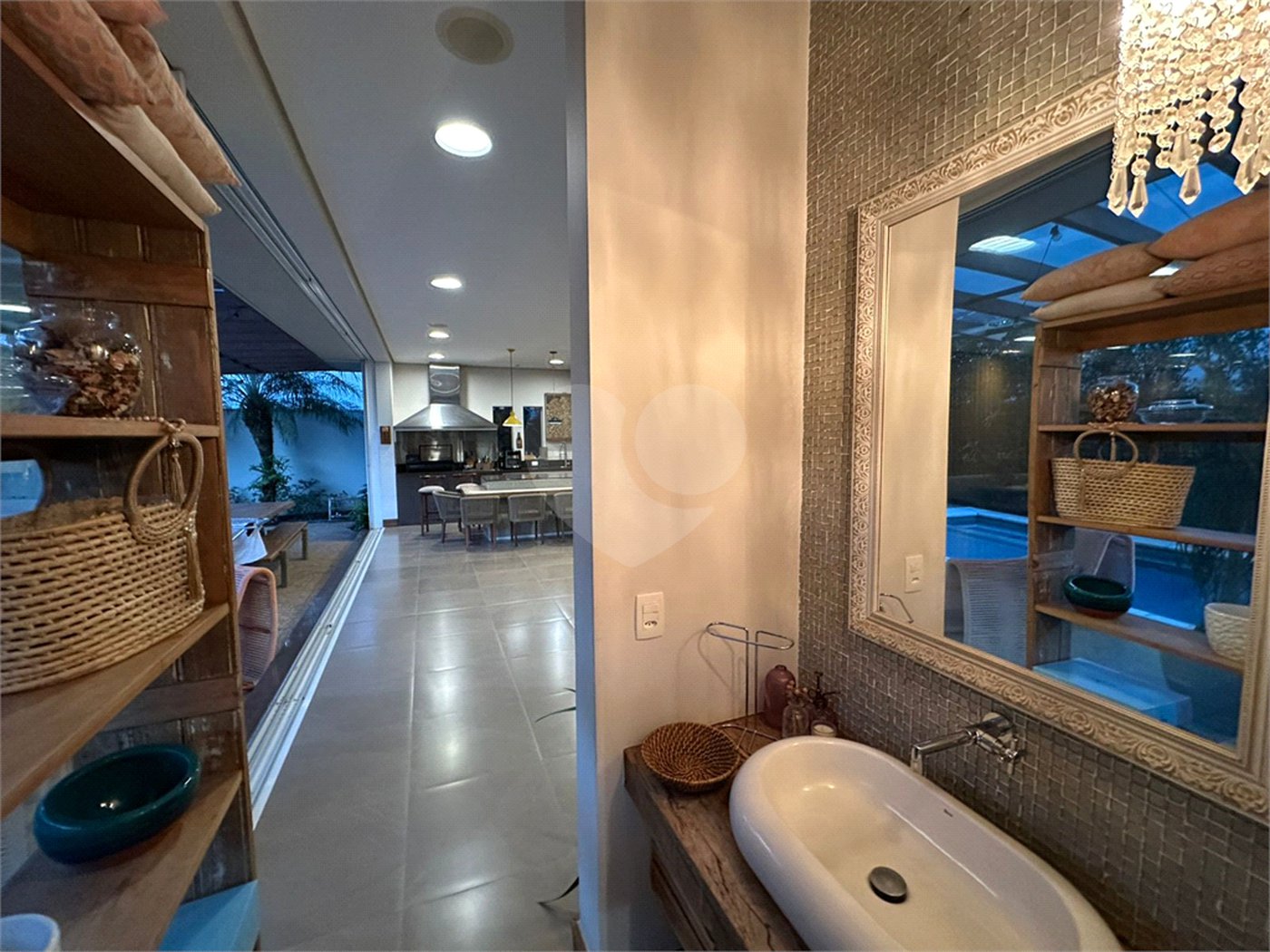 Casa a venda no condomínio Damha II