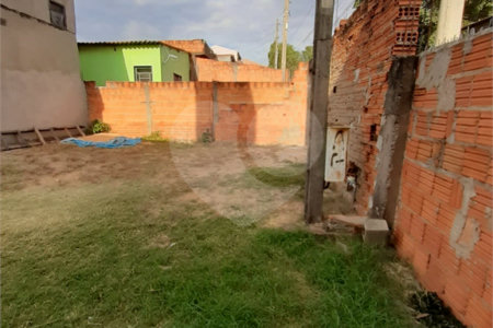Casa no Antenor Garcia