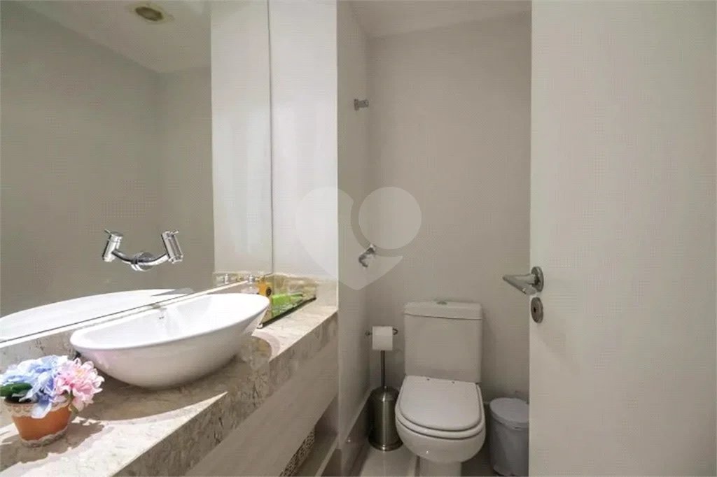 Apartamento na Mooca com 204m² amplo à venda 3 quartos, sendo 3 suítes, e 4 vagas