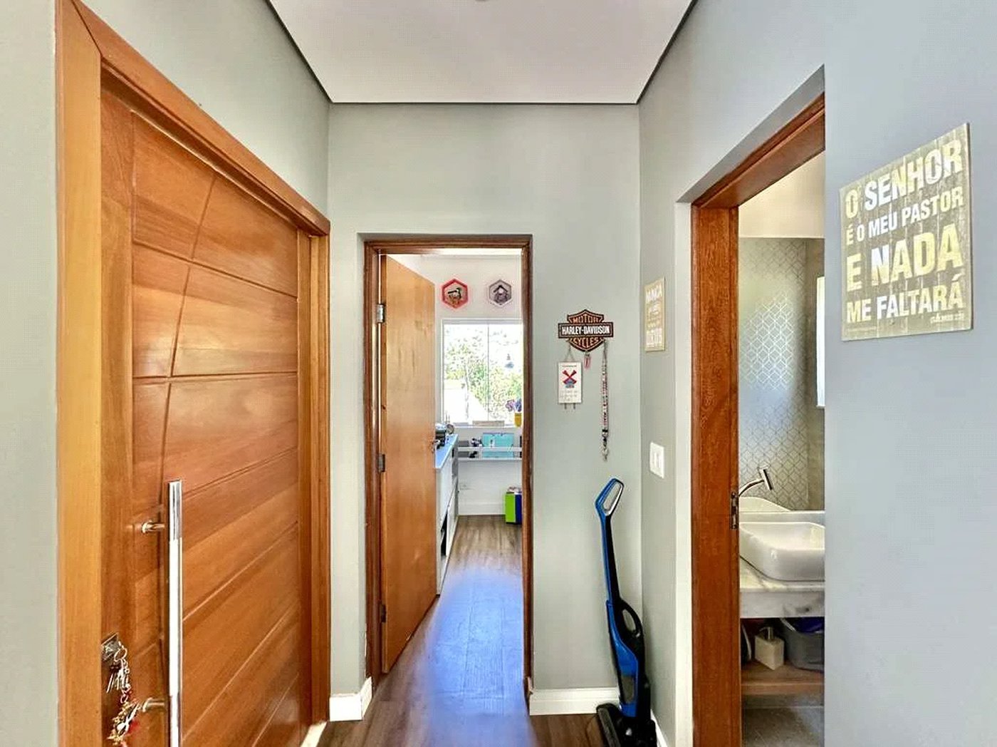 Magnífica Casa Contemporânea na Fazendinha - 4dorms | 3 Suites | Gourmet, piscina, lareira, hóspedes, escritório! Muito Verde e Tranquilidade em um dos melhores condominios da Região .