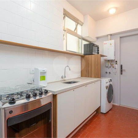 Excelente oportunidade para reformar e ficar com o apartamento dos seus sonhos!