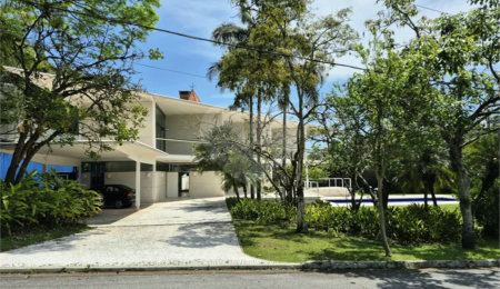 Casa à venda ou para alugar com 4 suítes em Residencial Tamboré, Barueri, SP