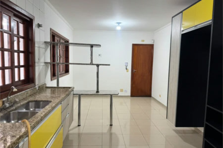 Sobrado à venda ou para alugar com 3 suítes em Vila Sônia, São Paulo, SP