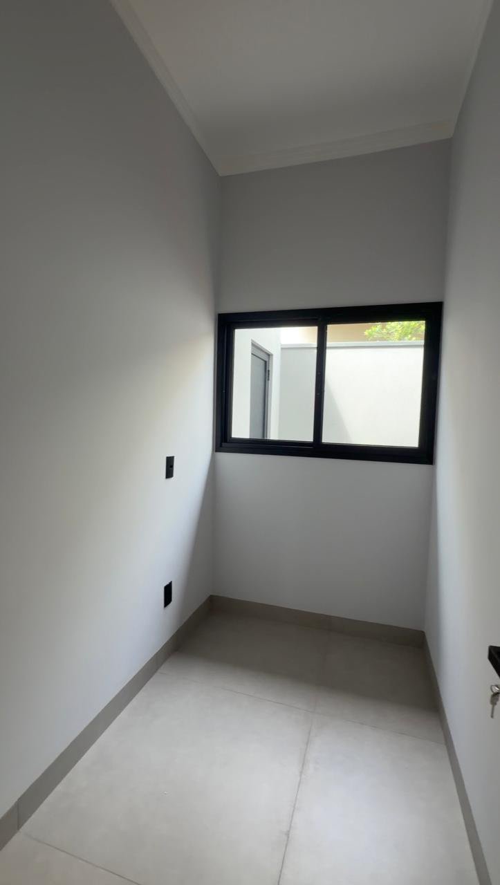 Casa à venda com 3 quartos no condomínio Villa de León, Três Lagoas - MS