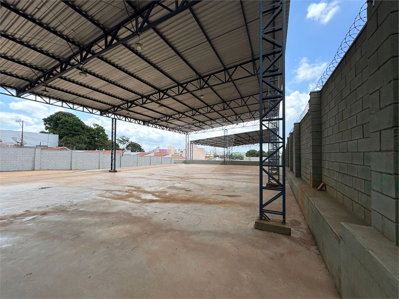 Galpão comercial á venda.