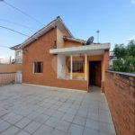 BELA CASA 274 M² C/ 3 QUARTOS 1 SALA 1 COZINHA 3 BANHEIROS 2 VAGAS Para Estacionamento coberta P/ VENDA NA V N Cachoeirinha