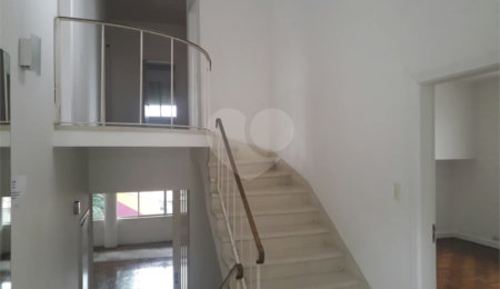 Casa à venda com 4 quartos, sendo 1 suíte,  em Pacaembu, São Paulo, SP