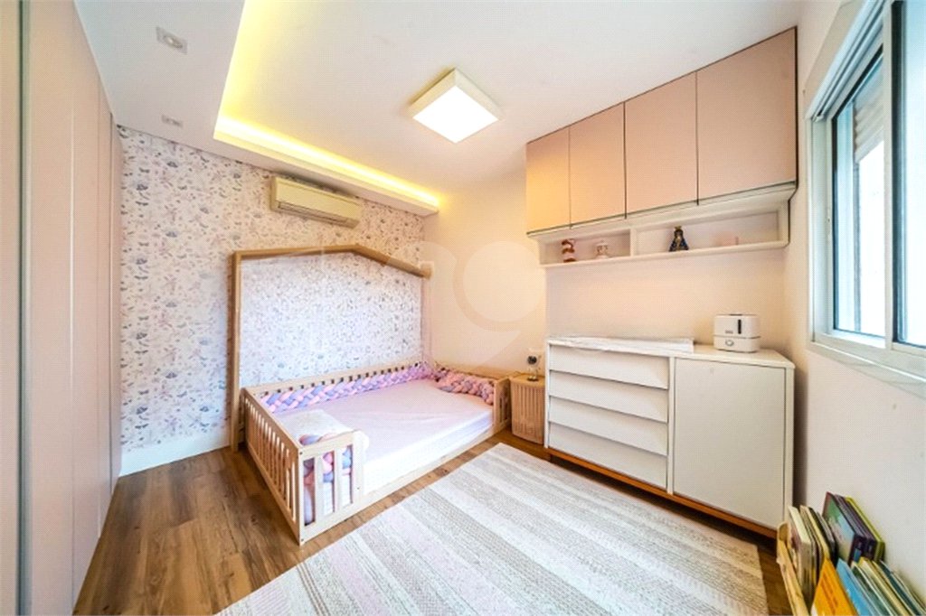Apartamento na Mooca com 204m² com sacada gourmet com 4 suítes e 4 vagas condominio clube Aceita Permuta