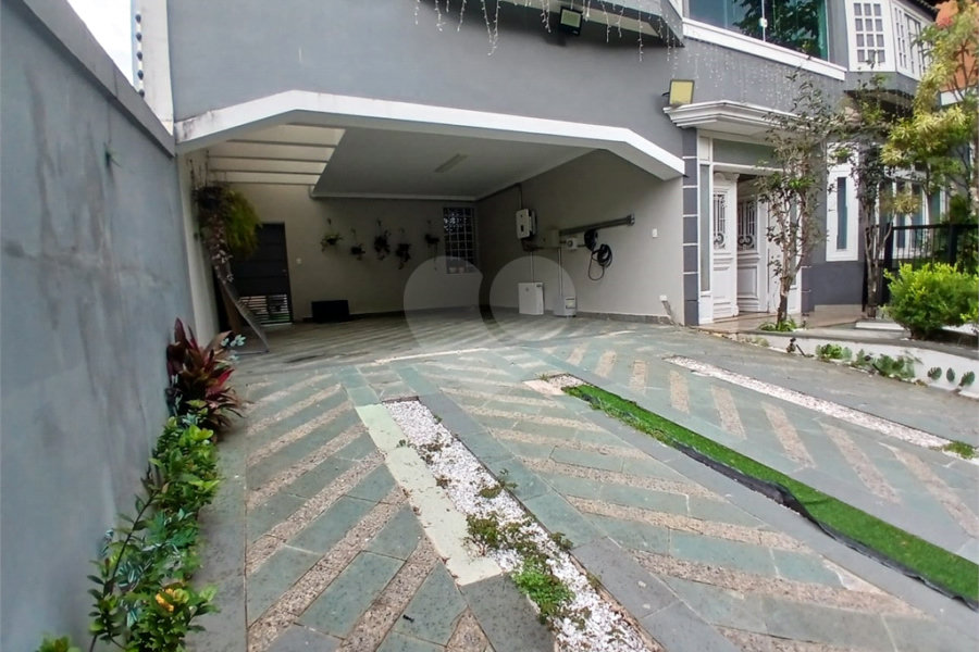 Oportunidade No Alto de Pinheiros Ótimo Sobrado com 352m² de A.C, frente para uma bela Praça.