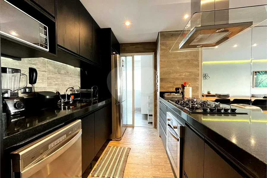 Apartamento à venda com 3 quartos, sendo 1 suíte, em Riviera de São Lourenço, Bertioga, SP