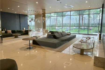 Apartamento mobiliado no Planalto Paulista com 1 dormitório e varanda.