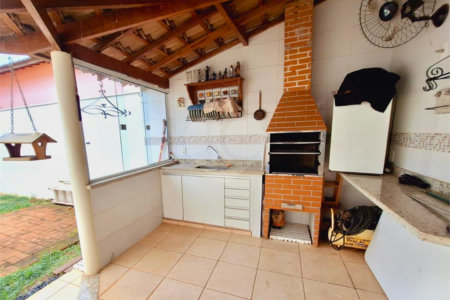 Casa á venda no residencial Eldorado.