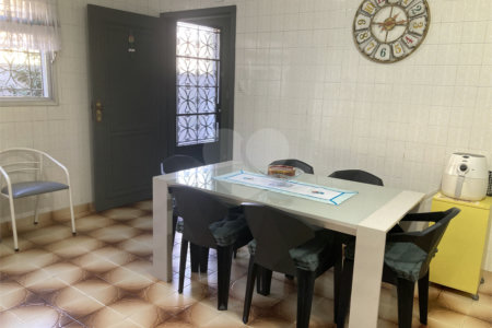 Casa com 4 dormitórios na Saúde.