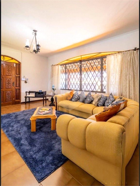 Casa com 6 Quartos e 8 banheiros à Venda, 1500 m² de Terreno em Atibaia/SP