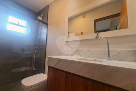 Casa térrea com 3 quartos à venda em Interlagos - SP