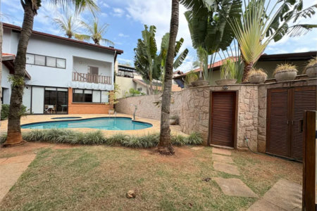 Casa a Venda no Condomínio Vista Alegre - Sede em Vinhedo/SP