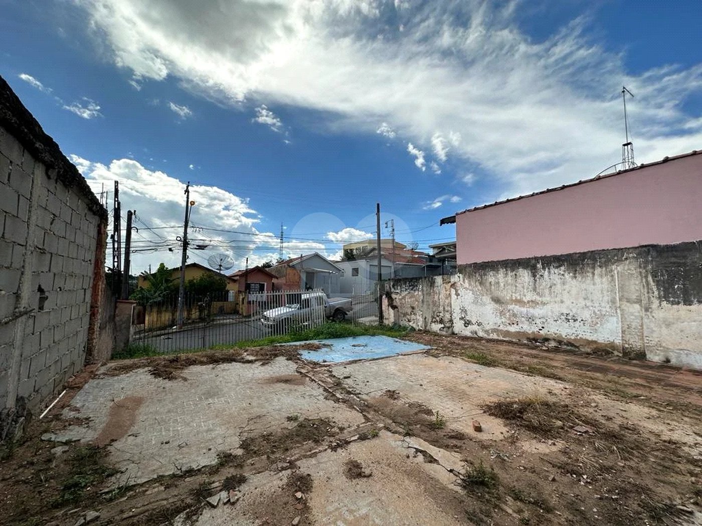 Terreno residencial com vocação comercial à venda no bairro Jaraguá. - 300 m² - 10x30 + acesso a área verde (50 m²)